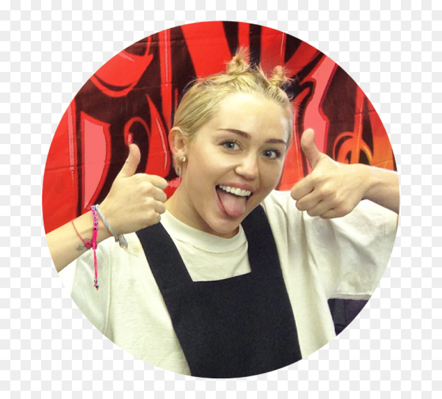 Miley Cyrus Thumbs Up, HD Png Download - miley cyrus wrecking ball png