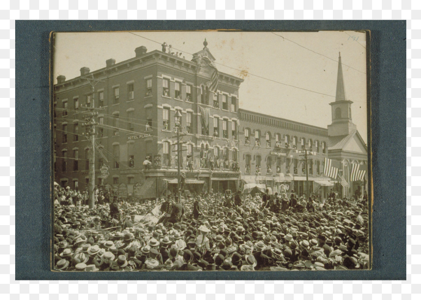 Teddy Roosevelt Visiting Willimantic, Ct In 1902 - Teddy Roosevelt In Willimantic, HD Png Download - teddy png