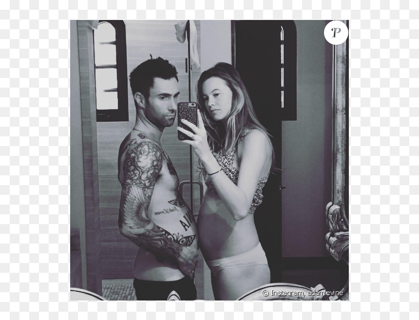 Behati Prinsloo Adam Levine Kiss, HD Png Download - adam levine png