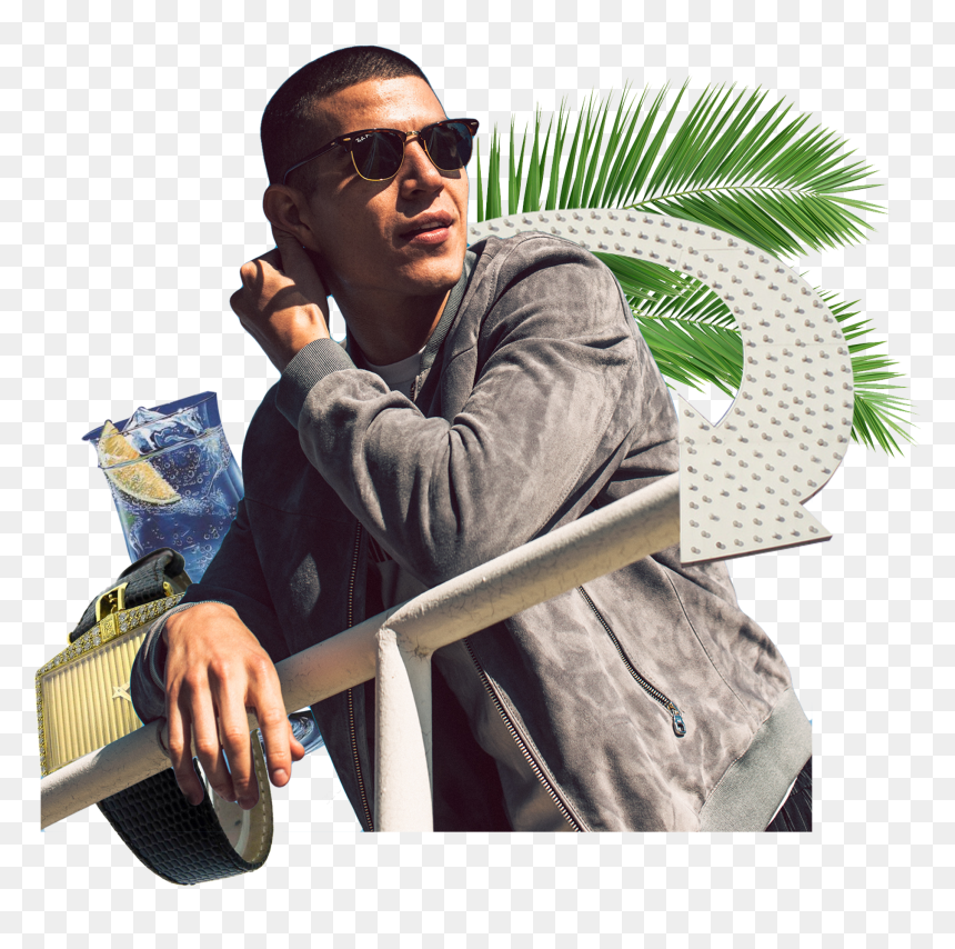 Sitting, HD Png Download - stylish sun goggles for men png