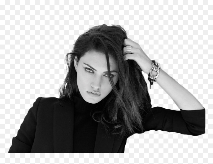Phoebe Tonkin Smirking, HD Png Download - phoebe tonkin png tumblr